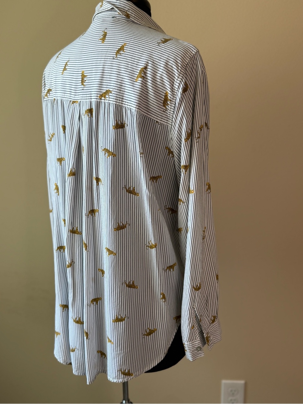 JANE + DELANCEY Striped Button-Down Shirt with Leopards Size XL White Black - Picture 10 of 15